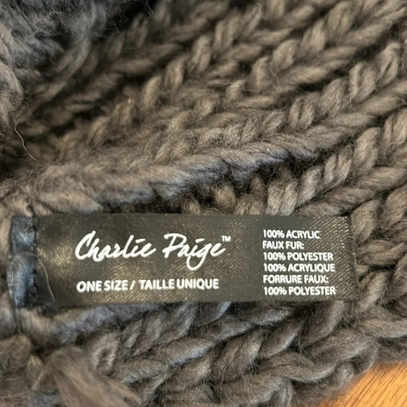 Charlie Paige Women’s OS Faux Fur Knit Infinity Neck Wrap Roll Gray Black Soft - Picture 4 of 5